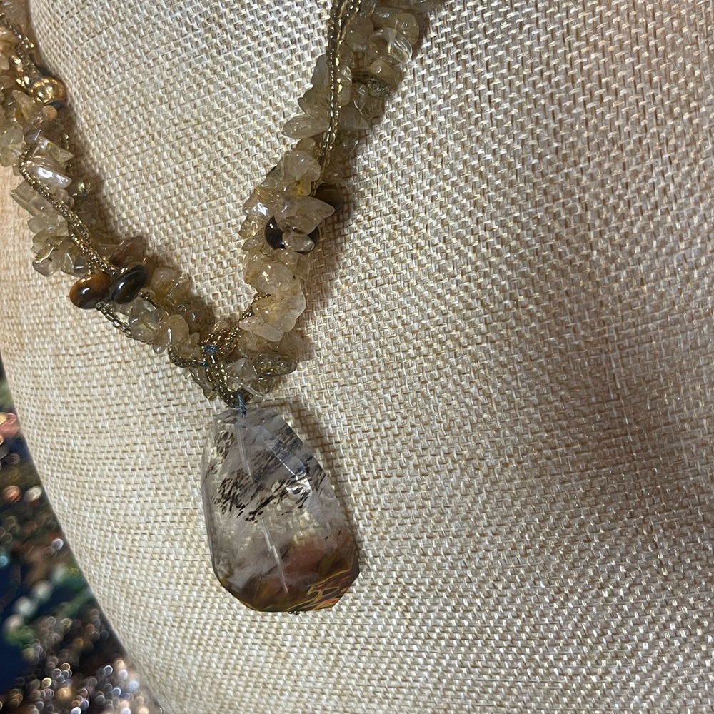 Citrine Quartz Necklace with Ghost Citrine Pendant. - Picture 3 of 5